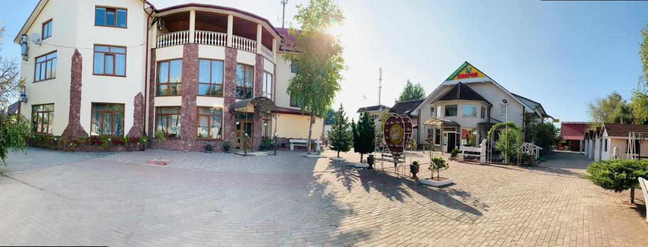 Pid Yavorom Hotel Drogomirchany Exterior foto