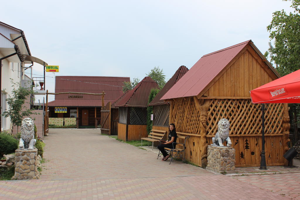 Pid Yavorom Hotel Drogomirchany Exterior foto